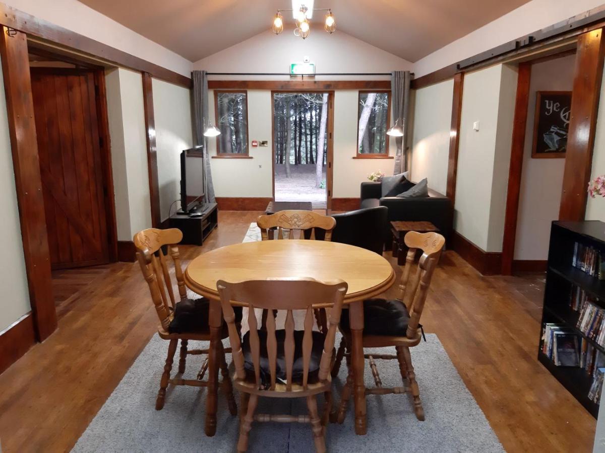 Wyldwood Lodge Cheadle  Dış mekan fotoğraf