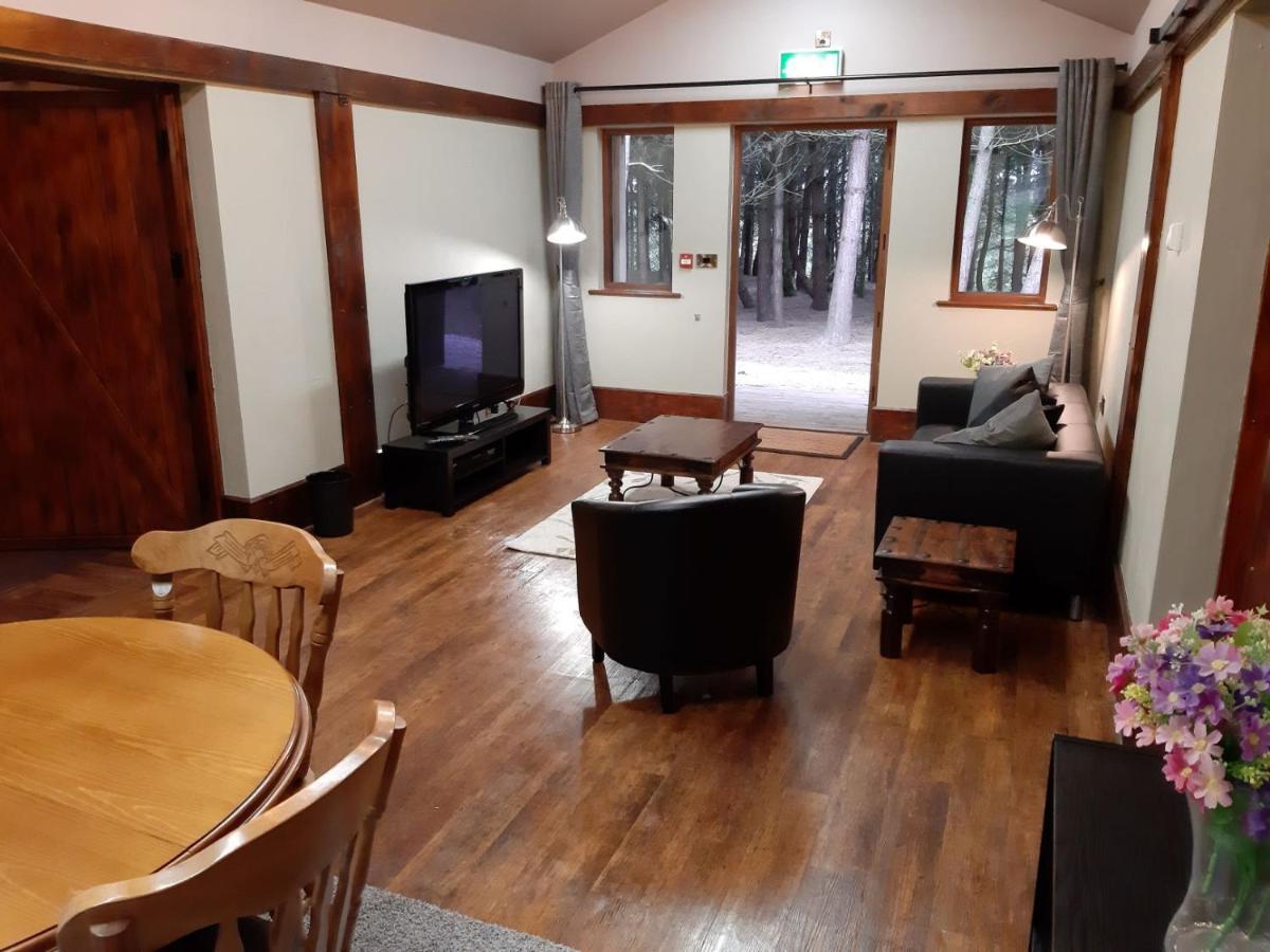 Wyldwood Lodge Cheadle  Dış mekan fotoğraf